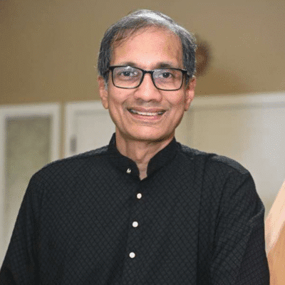 Rang-e-Mohabbat senior artist portrait in black attire