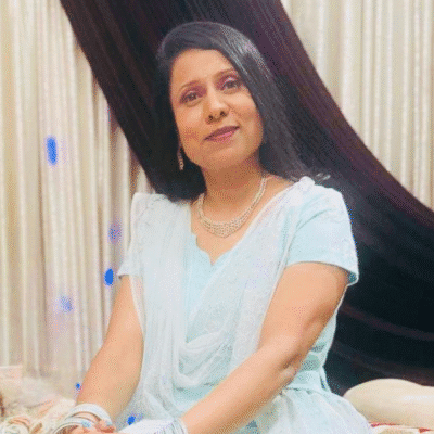 Rang-e-Mohabbat female vocalist portrait indoors