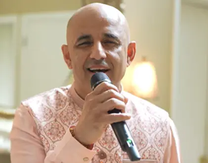 Rang-e-Mohabbat male singer performing close-up