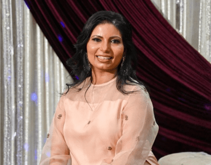 Female performer at classical music concert – Rang-E-Mohabbat