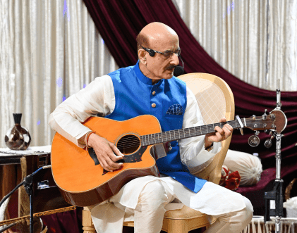 Rang-e-Mohabbat guitarist performing acoustic classical fusion music