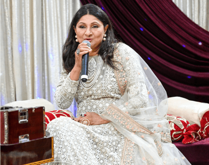 Rang-e-Mohabbat female classical singer performing live ghazal mehfil